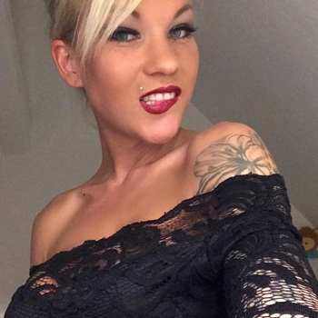 Tonia, vrouw (25 jaar) wilt contact in Zuid-Holland