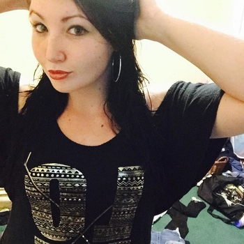 26 jarige vrouw zoekt seksueel contact in Limburg