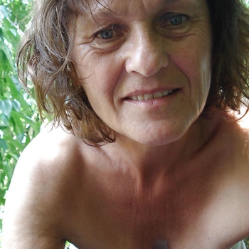 69 jarige vrouw zoekt sex in Limburg