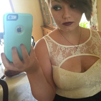 22 jarige vrouw zoekt seksueel contact in Drenthe