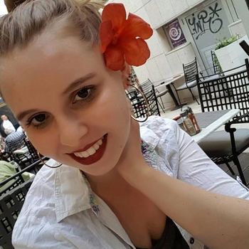 SexyLolala, vrouw (22 jaar) wilt contact in Noord-Brabant