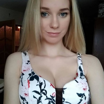 22 jarige vrouw zoekt seksueel contact in Utrecht