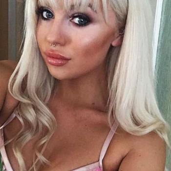 23 jarige vrouw zoekt seksueel contact in Noord-Holland