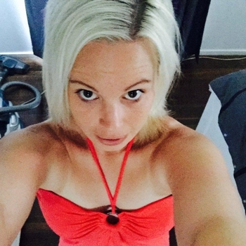 Alindaroermond, vrouw (32 jaar) wilt contact in Limburg