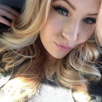 25 jarige vrouw zoekt seksueel contact in Noord-Brabant