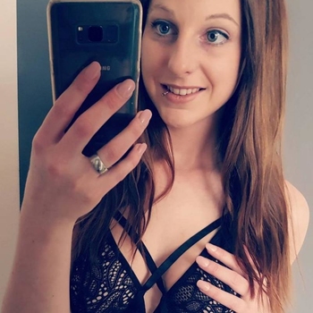 21 jarige vrouw zoekt seksueel contact in Flevoland
