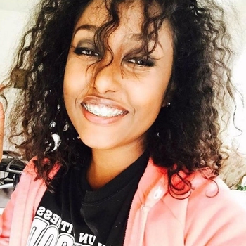 24 jarige vrouw zoekt seksueel contact in Overijssel