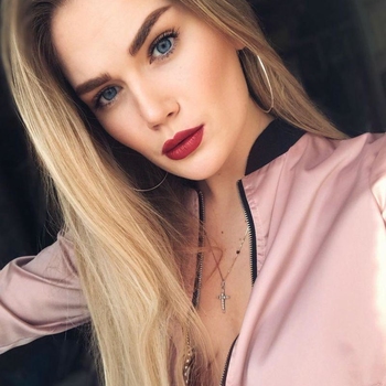 22 jarige vrouw zoekt seksueel contact in Utrecht