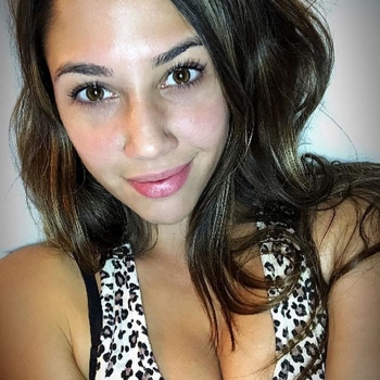 22 jarige vrouw zoekt seksueel contact in Noord-Brabant