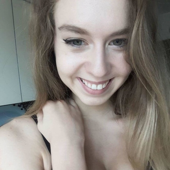 21 jarige vrouw zoekt seksueel contact in Utrecht