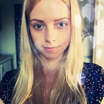 Lipstift, vrouw (23 jaar) wilt contact in Flevoland