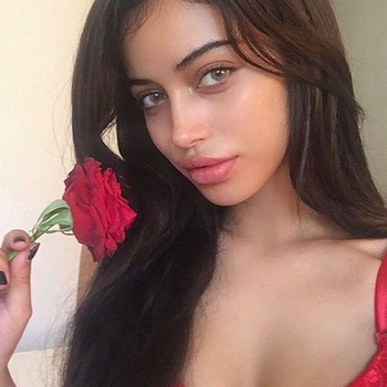 23 jarige vrouw zoekt seksueel contact in Noord-Holland