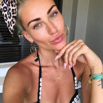 26 jarige vrouw zoekt seksueel contact in Zuid-Holland