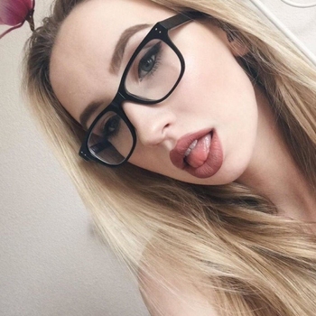 Sabrina, vrouw (23 jaar) wilt contact in Gelderland