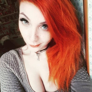 RedHead_Jo, vrouw (22 jaar) wilt contact in Zuid-Holland